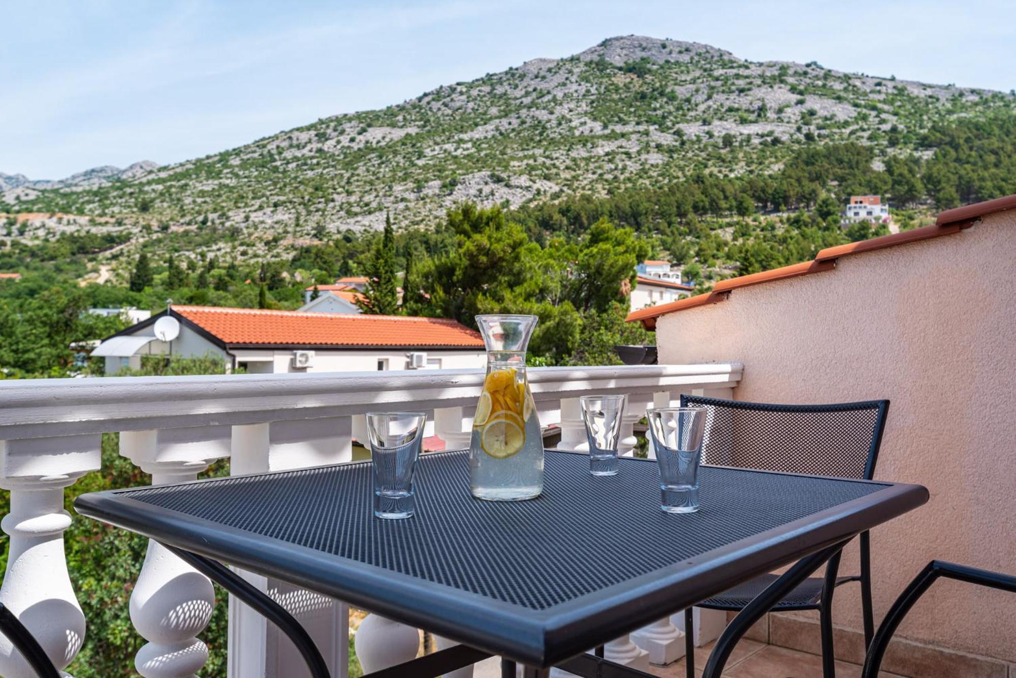 Apartments Prkacin 2 Starigrad Paklenica Ngoại thất bức ảnh