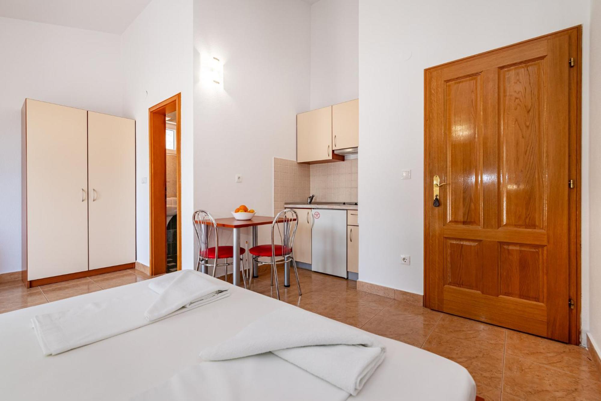 Apartments Prkacin 2 Starigrad Paklenica Ngoại thất bức ảnh